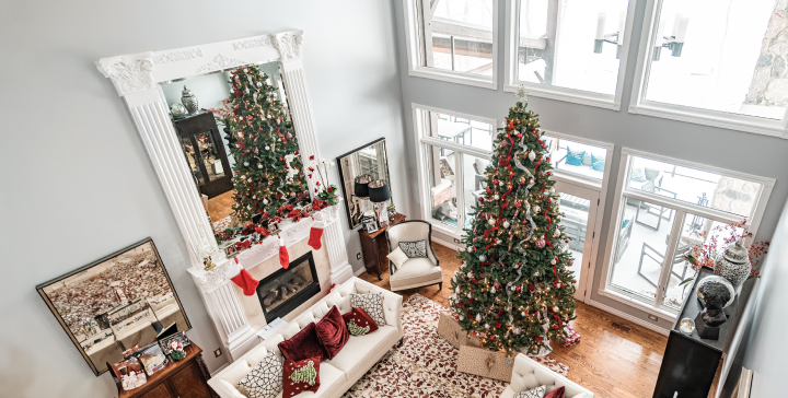 Sub-Category 7 Foot Artificial Christmas Trees